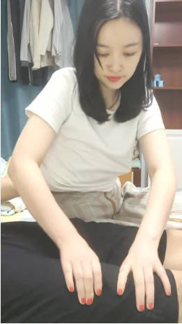 清秀御姐,发骚挑逗男友,楼梯间刺激无套啪啪,清澈眼神下原来这么淫荡