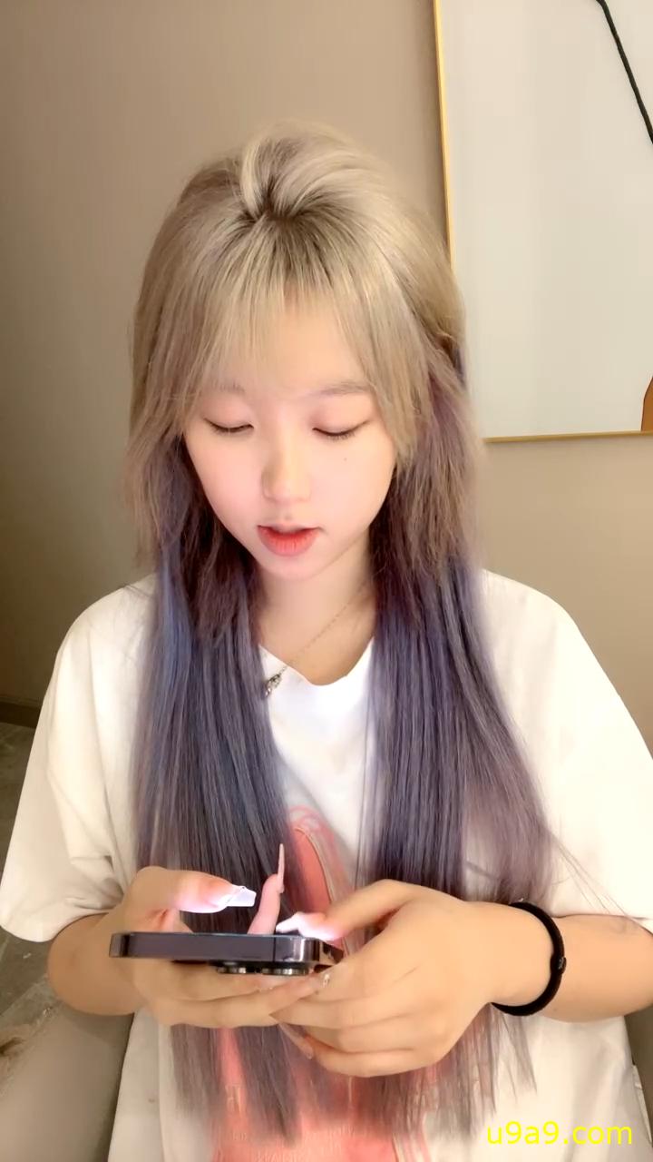 甜美乖巧美少女!強烈要求小秀一波!脫下內褲自摸騷穴,揉搓嬌喘呻吟誘惑,多毛小穴超緊致