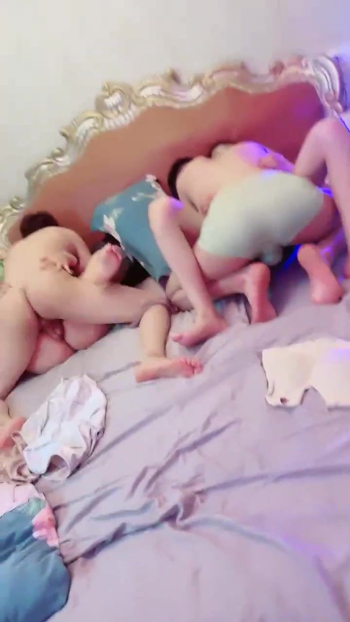 混血大长腿 姐妹花· 一胖一瘦,瘦虎肥龙,艹得好疯狂,表情扭曲,爽死噢!