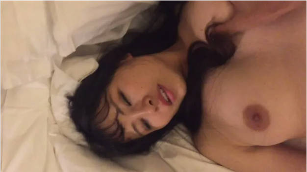 【云盘高质露脸泄密】,夫妻交流群极品骚妻乱交,线下找野男人无套啪啪,被肏的眼神迷离,欲仙欲死