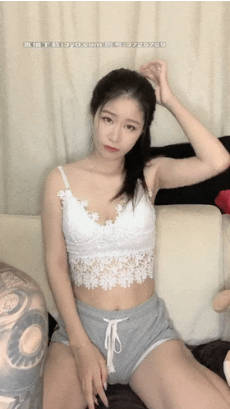 新晋沈阳高颜值情侣【嘴馋怎么办】模特身材,媚眼如丝,勾魂摄魄,跟男友颠鸾倒凤