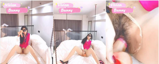 绝美高颜值逆天长腿女神『Vivian』南航空姐淫靡的私生活,抚媚身材制服简直比空姐还有气质,超美肉丝大长腿扶腰后入