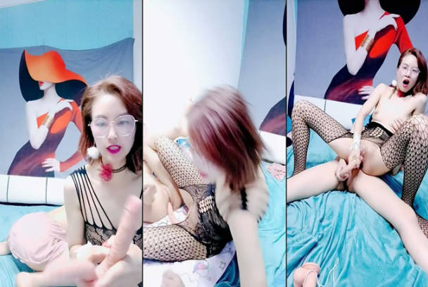妈妈调教女儿全程露脸激情大秀 情趣丝袜诱惑淫声荡语 双头道具插进妈妈和女儿的骚穴自慰 高潮喷水好刺激