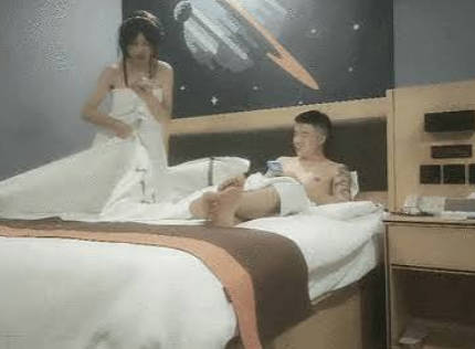 【飞哥】7，三本院校大一小学妹，卡哇伊00后，嫩妹干起来真爽，新人探花角度有待提高
