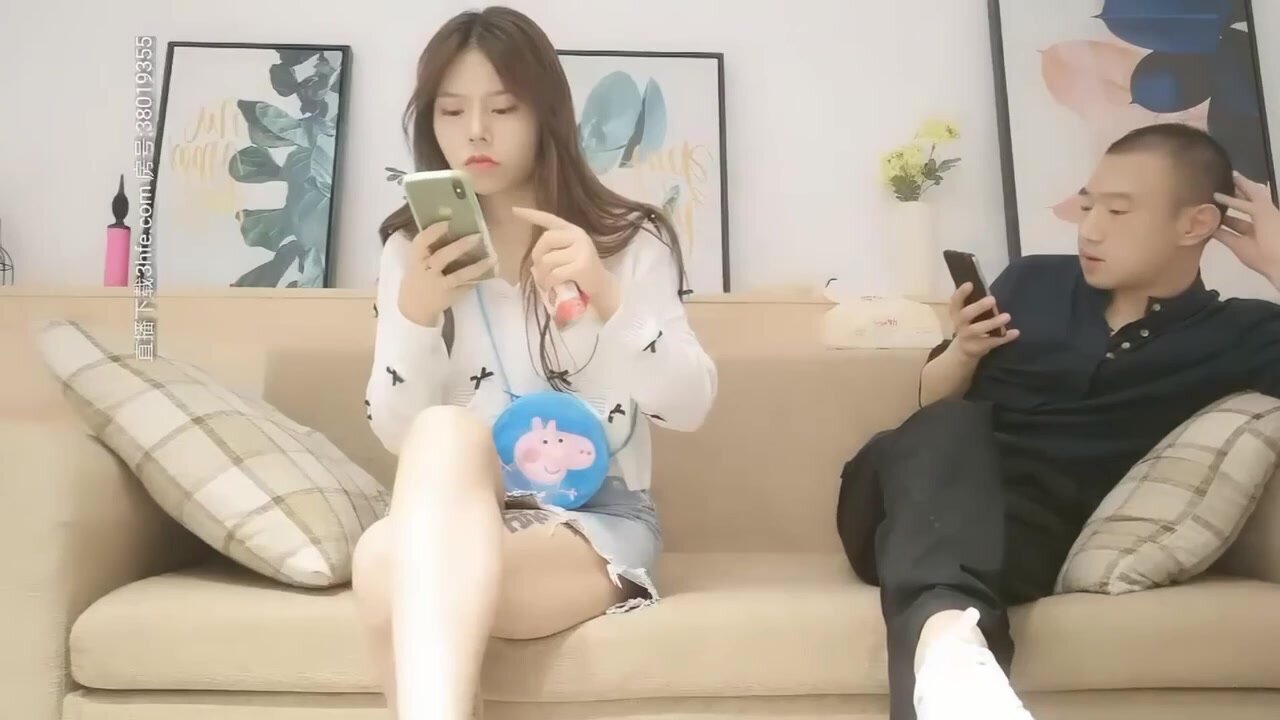 私人定制嫖嫖约了个萝莉裙萌妹子，舌吻互摸调情掰穴特写口交大力猛操